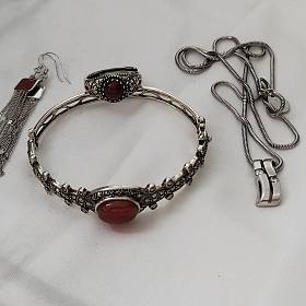 925银，有中古有全新