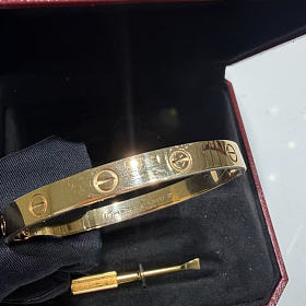 急出回血，900克价出卡地亚正品手镯