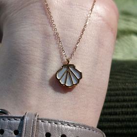 830克价出周生生18k玫瑰金贝壳套链