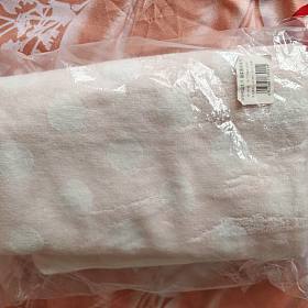 赠送两条一次性的。13元包邮出全新优品生活浴巾单位夏天发的