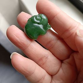 出碧玉小象