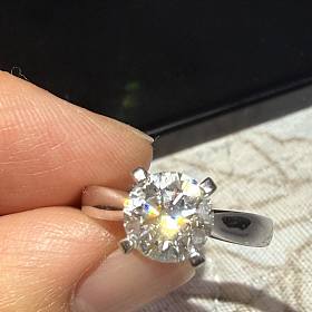 1.5克拉培育钻戒指