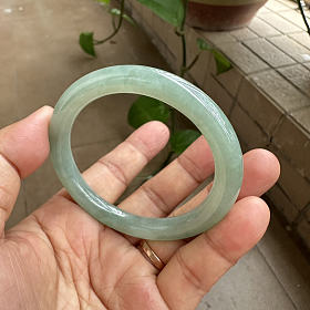 绿色翡翠圆条手镯54mm