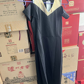 全新连衣裙