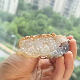 出一个籽料仿古牌，厚红皮籽