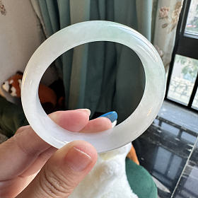 闲置出晴水56.9圈口翡翠手镯