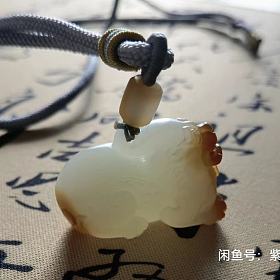 和田玉新疆且末料糖白玉貔貅望天吼