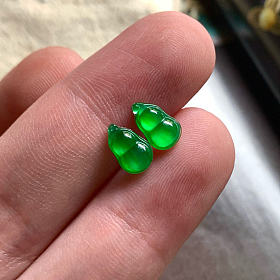 佳人美玉玻璃种阳绿葫芦一对行家货