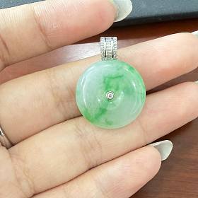 白底青平安扣