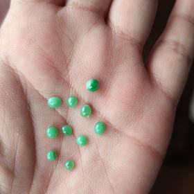 天然缅甸A货翡翠小绿蛋