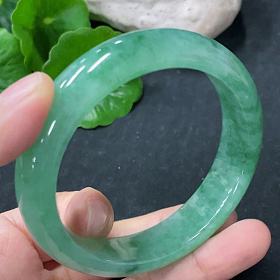 翡翠糯冰种阳绿手镯 圈口54.5mm