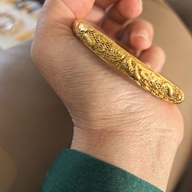 周大福绝版连连有鱼手镯