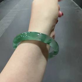 天然冰种独龙玉飘阳绿手镯