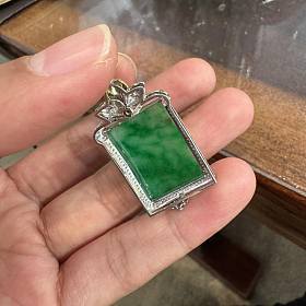 有弧度的辣绿无事牌
