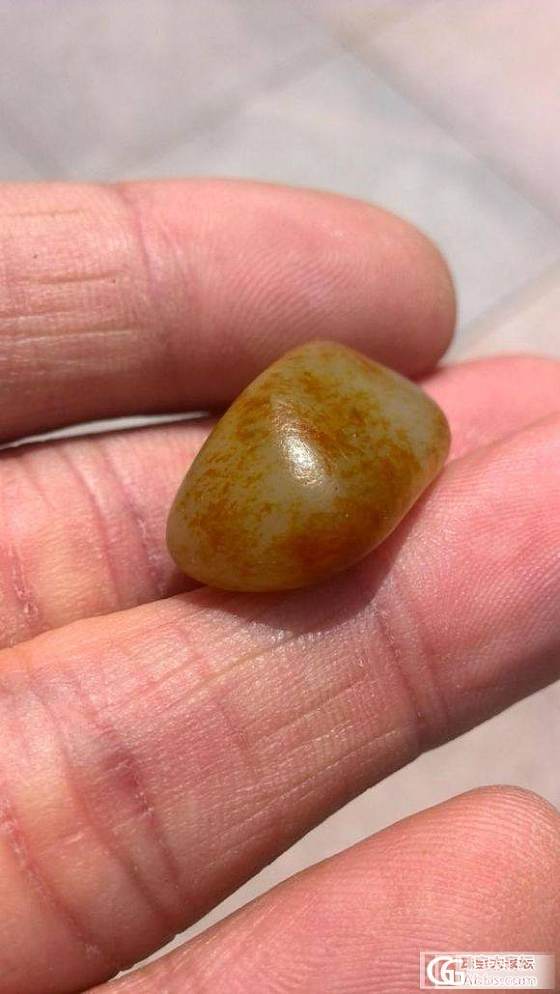 洒红皮细腻特浅色青白玉手链籽_青白玉和田玉