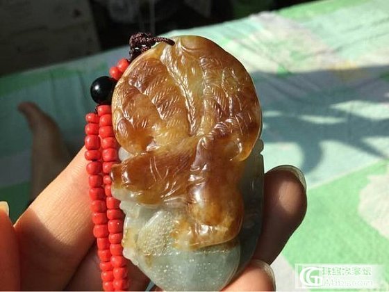都是便宜货 大家看看这两个哪个贵 哪个好一点 手把件 挂件_翡翠