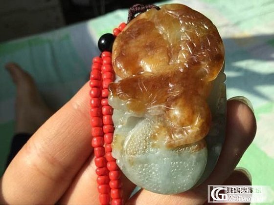 都是便宜货 大家看看这两个哪个贵 哪个好一点 手把件 挂件_翡翠