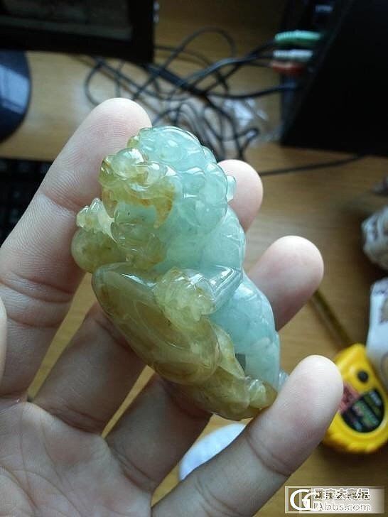 求助大家买哪个 牌子和把件 求选择_翡翠