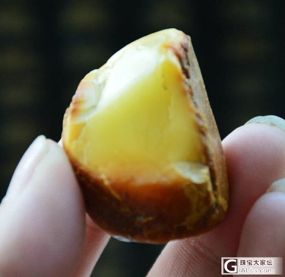 磨了个白蜜枕头珠_蜜蜡