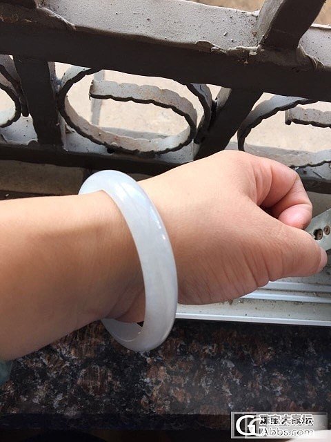 白冰翡翠小清新镯子_翡翠