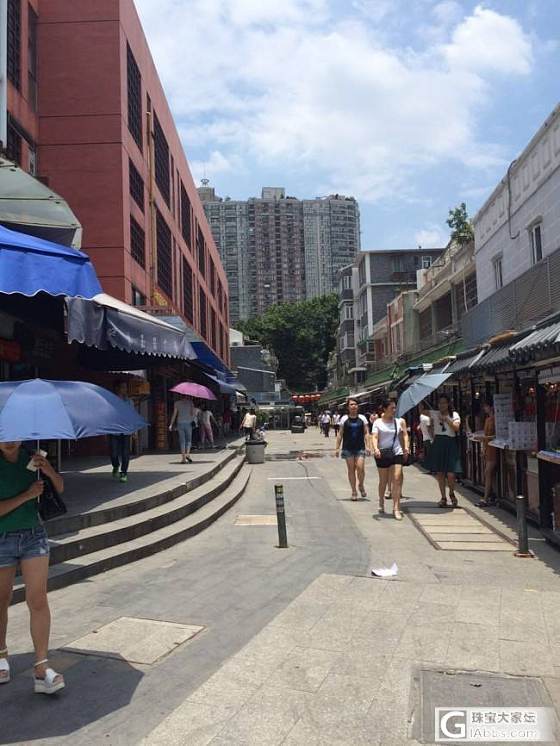 继续在暴晒天气中走市场 - 华林_集散地翡翠