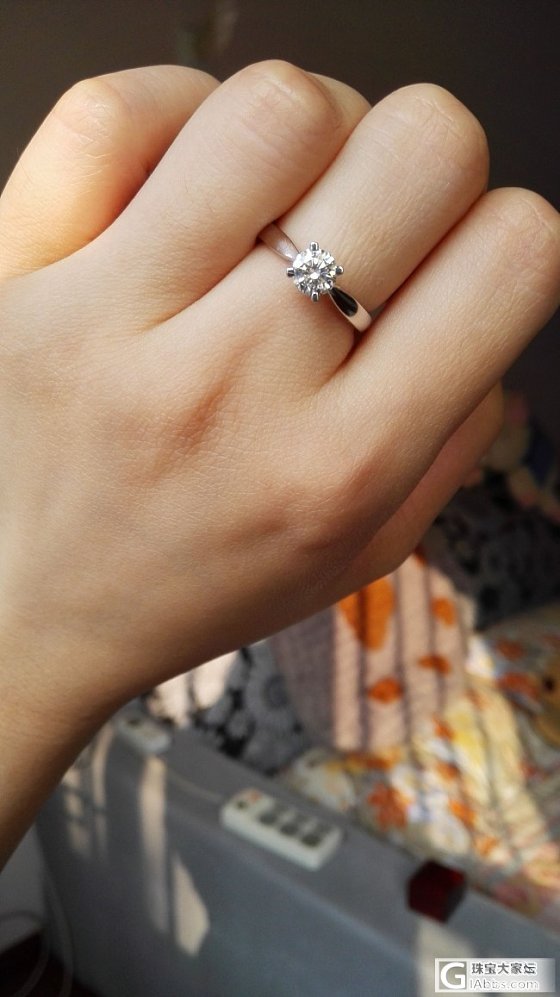 为结婚准备的~~补上昨天的手镯图~嚯嚯嚯  补上订婚照一张_手镯项链耳钉戒指金