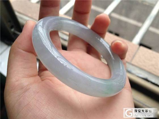 这个镯子两万多，值吗？_翡翠