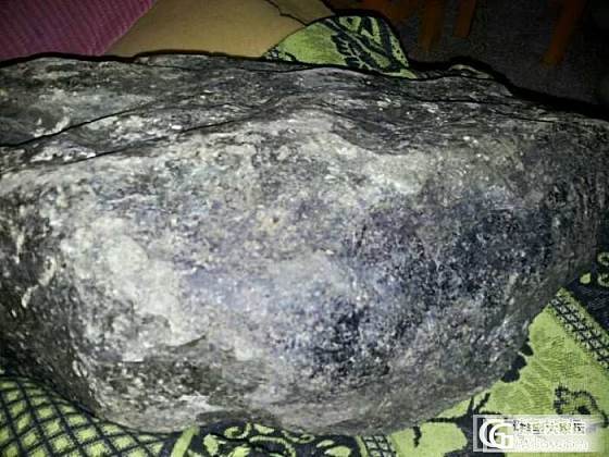 大哥高手帮忙分析下这个料子~值得解不？_半成品翡翠