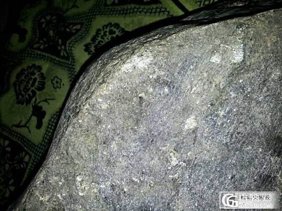 大哥高手帮忙分析下这个料子~值得解不？_半成品翡翠