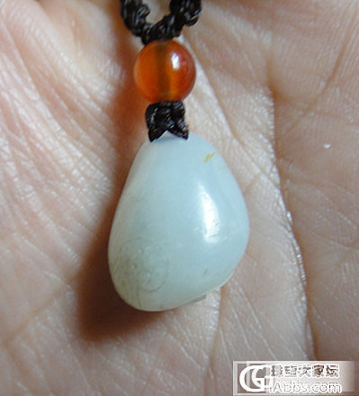 很小很精致的一个小佛，，请教什么材质！_和田玉