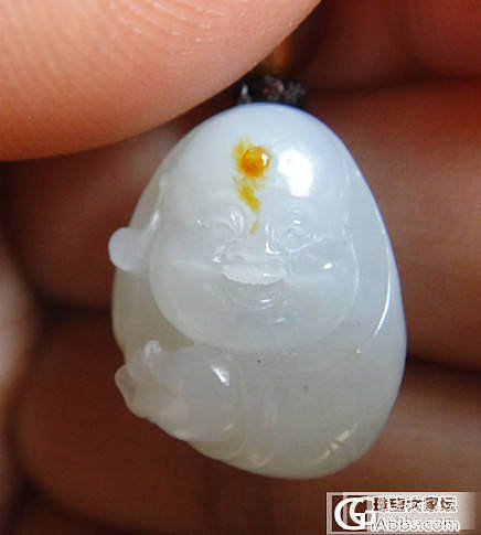 很小很精致的一个小佛，，请教什么材质！_和田玉