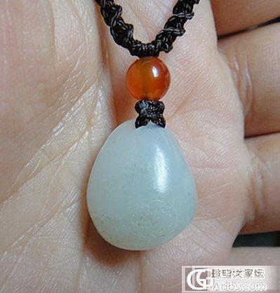 很小很精致的一个小佛，，请教什么材质！_和田玉
