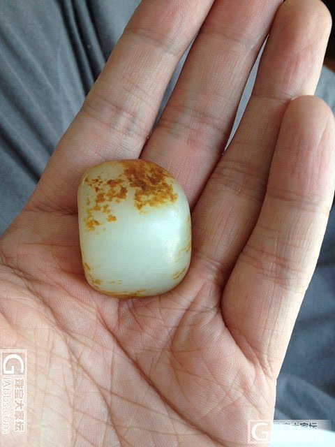 艳红皮白籽小玩料，前两年买的_和田玉