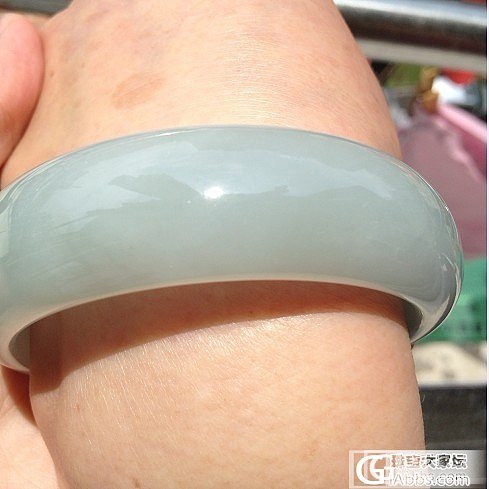 托熟人买的镯子，帮忙看下啥种啥色啥价格。。_翡翠