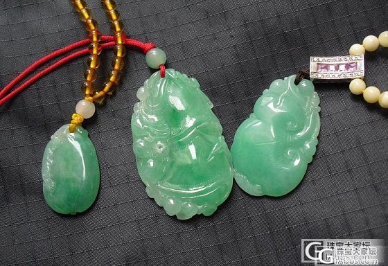 办公室里拍了玩--3个小挂挂_翡翠