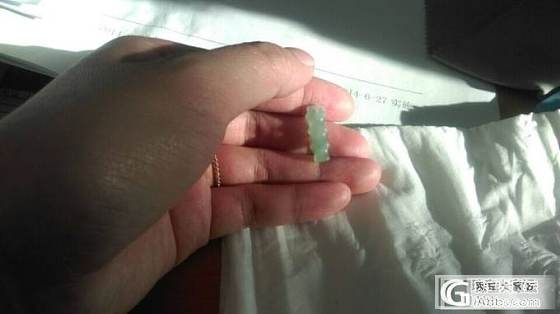 两个翡翠小竹节一手走~老坑冰种颜色好~互闪互闪吧~！_翡翠