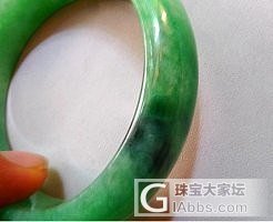 请大家参考一下：这么大的裂后，这高绿货还值多少？_翡翠