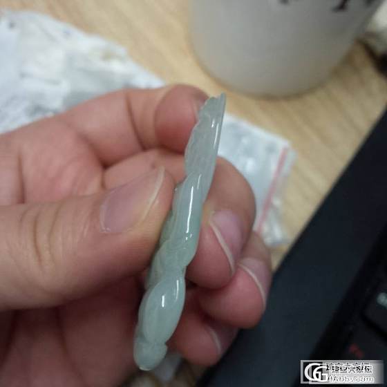 朋友刚入手的一块观音。请大神们帮忙看看。补了两张图。_翡翠