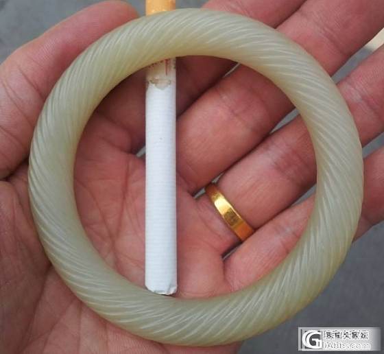 一对老和田青白玉绞丝手镯_珠宝