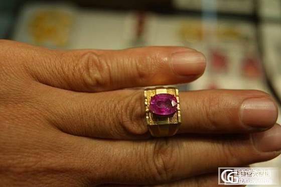 3.6克拉天然红宝石盖面，《宝石级》价格不到1万_宝石