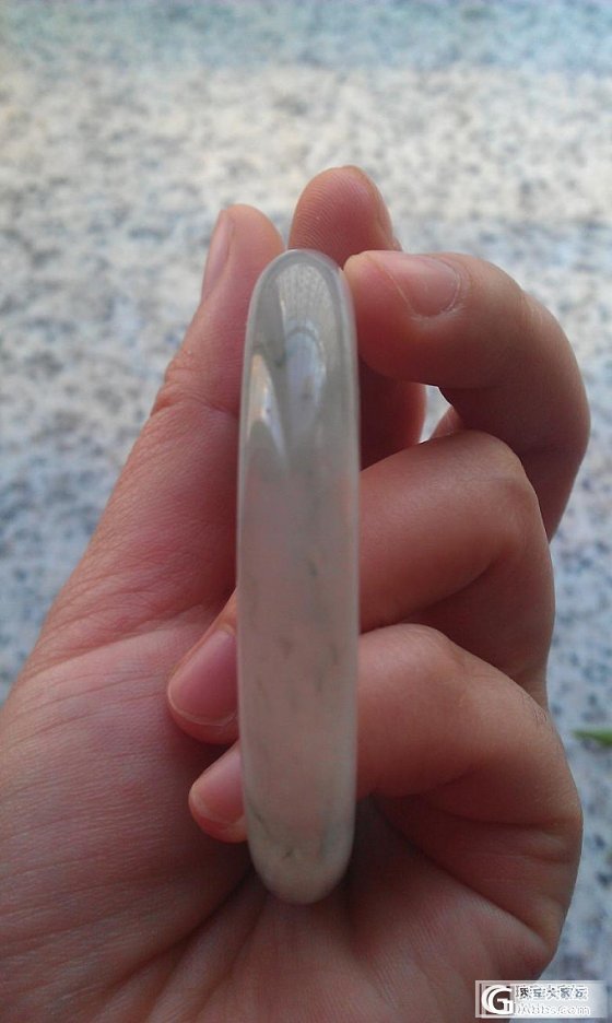 出一只翡翠镯子，急用钱400包邮_翡翠