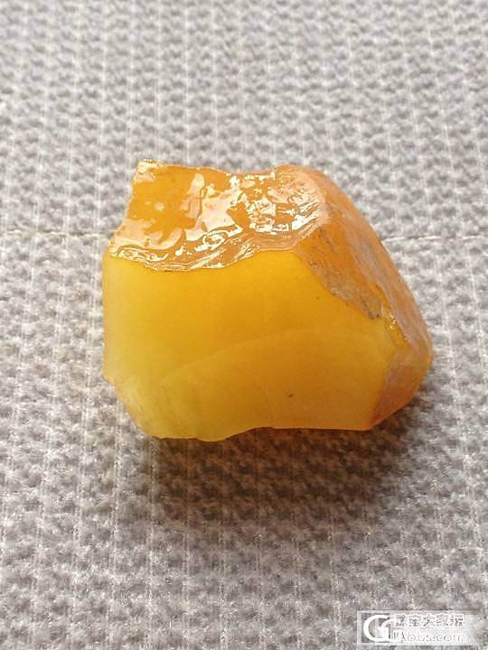 这个雕什么？。。和昨天的一对儿么？_蜜蜡