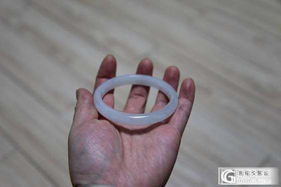 终于可以发图，上上我的白条翡翠手镯_翡翠