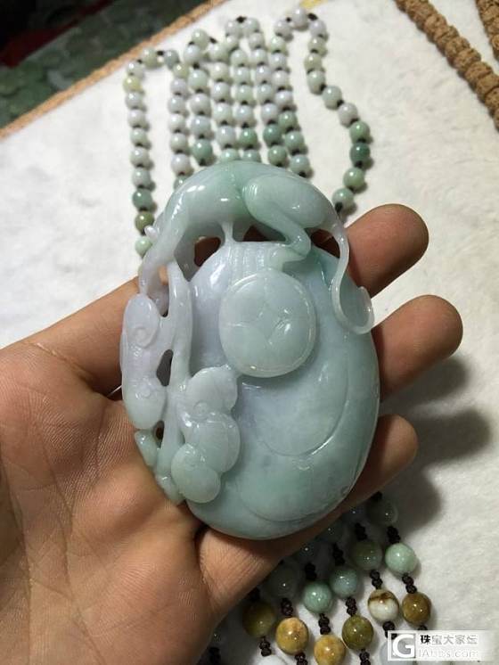 实物图片手把件来了 求估价鉴定_翡翠