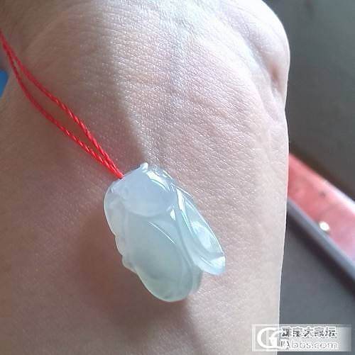 飘绿起胶圆滚蜜蜂吊坠_翡翠