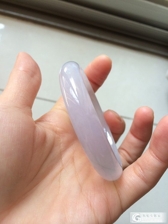 一块冰粉紫的料子开出一只玉镯与一个站佛,大家看看性价比如何_珠宝