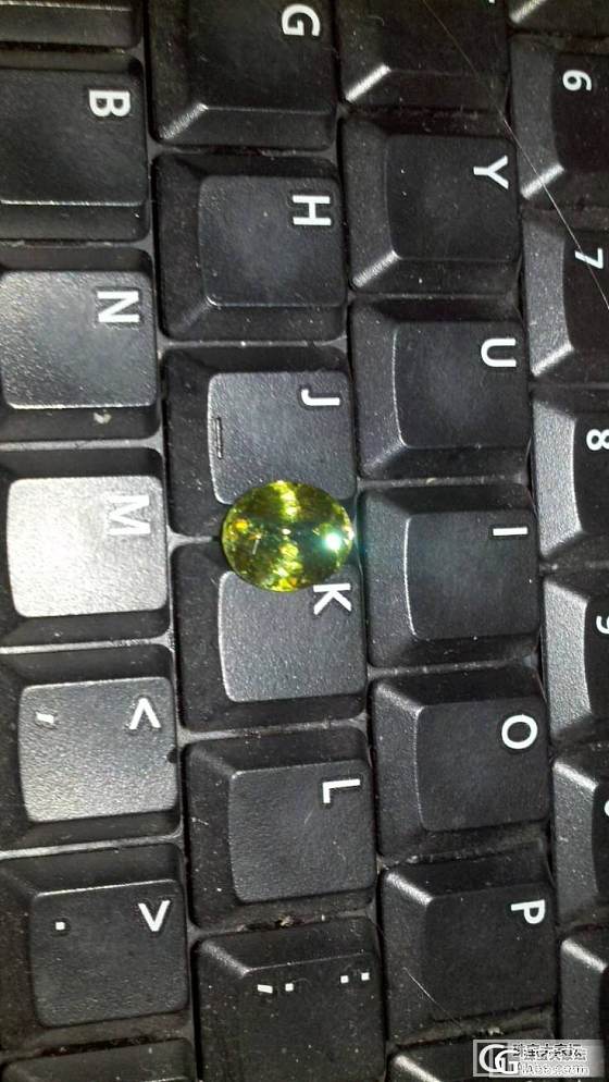 芽芽一般稚嫩又生机勃勃的榍石，6.37CT_刻面宝石宝石