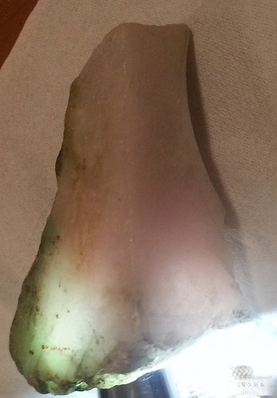 新入一泛紫小石头，请大师指点有没有处理价值_半成品翡翠