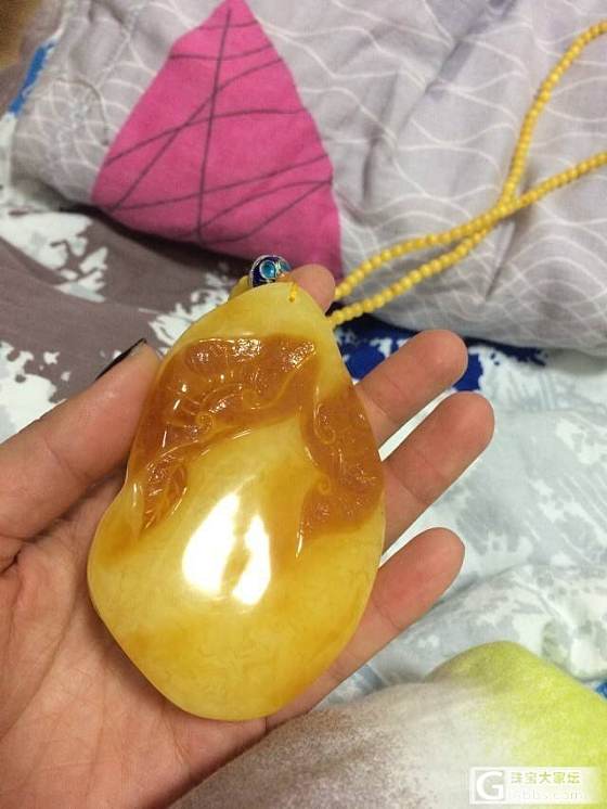 出74.9克蜜蜡大挂坠._有机宝石