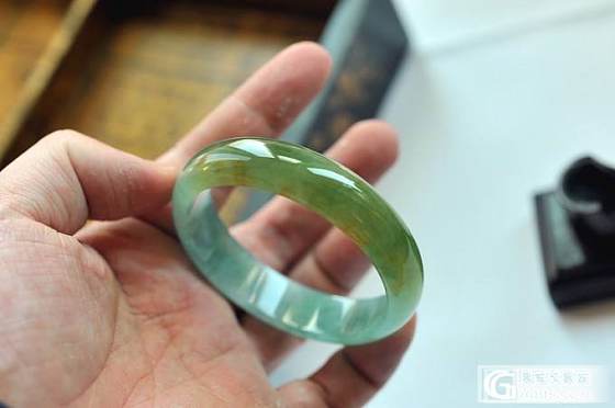 各专家帮忙估估价格！不知道入手值不_翡翠